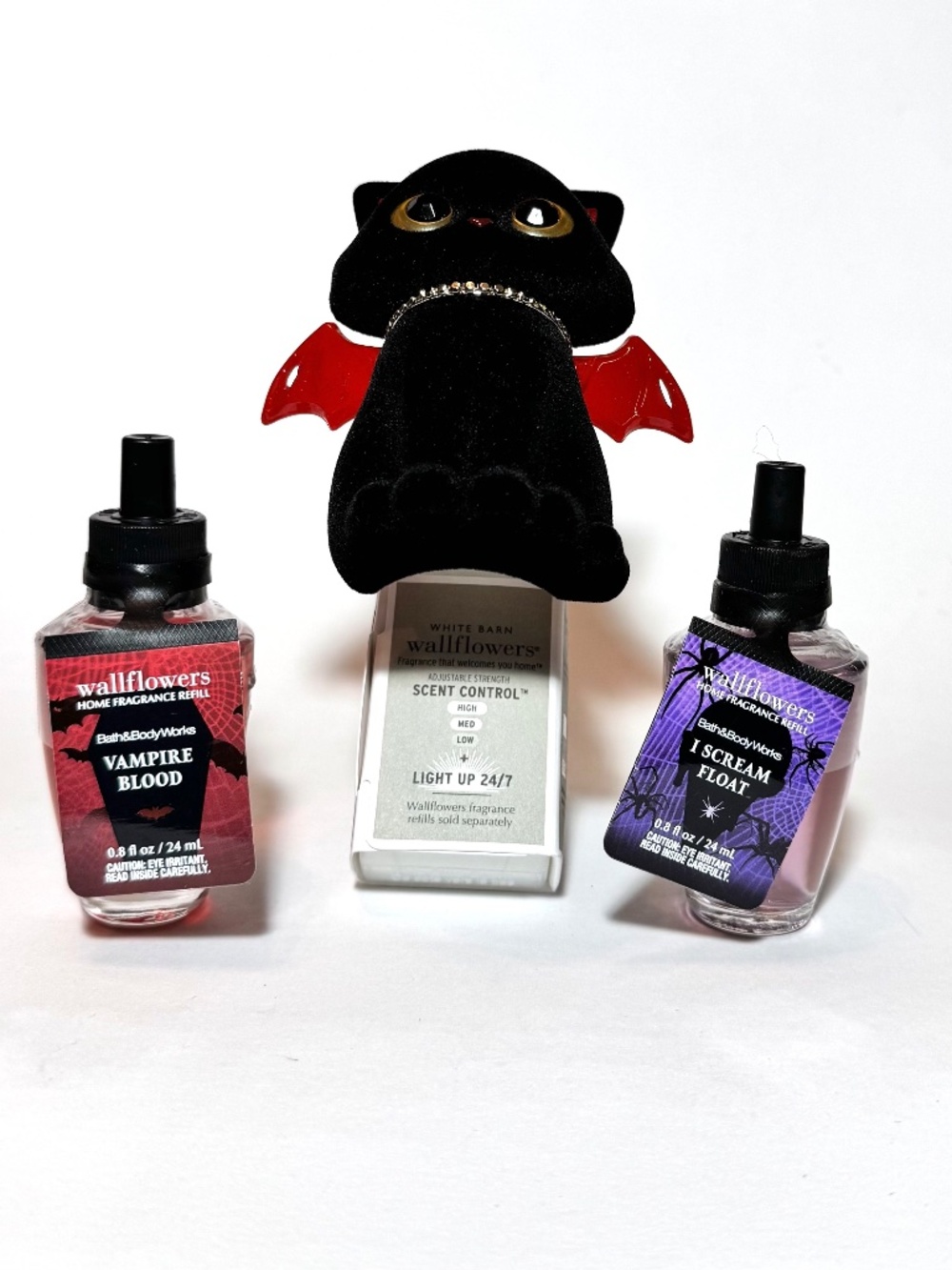 WITCHY CAT Wallflowers Plug & 2 Refill Bulbs - Picture 2 of 5